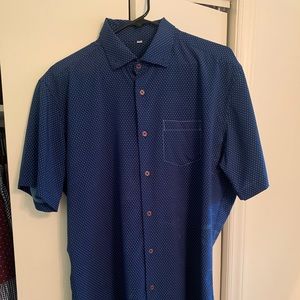 State & Liberty performance short sleeve dress shirt.  Like new condition.  XL.